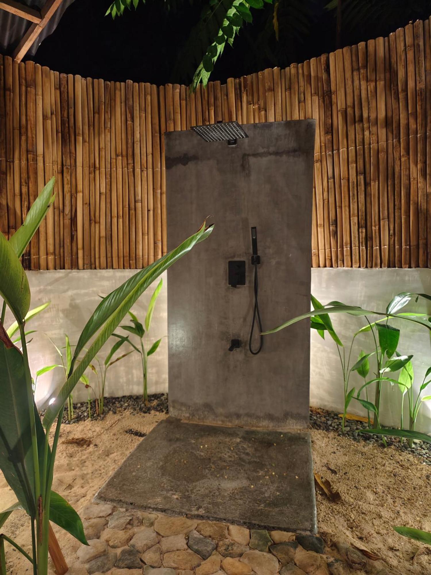 Patrick'S On The Beach Resort General Luna  Exterior foto